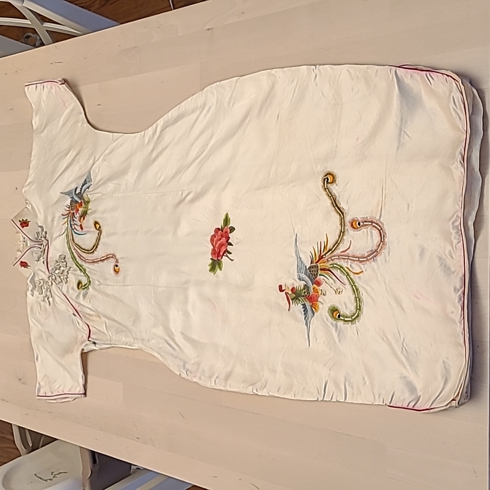 1960s ESME Silk/Rayon Embroidered Cheongsam Dress
